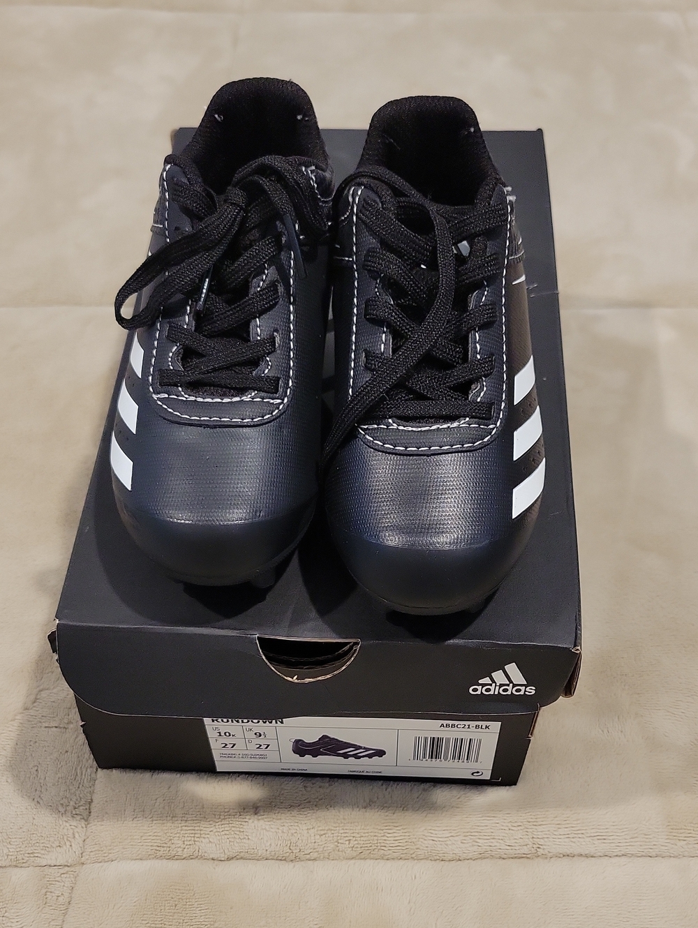 adidas Kids size 10 Black and White Soccer Shoes